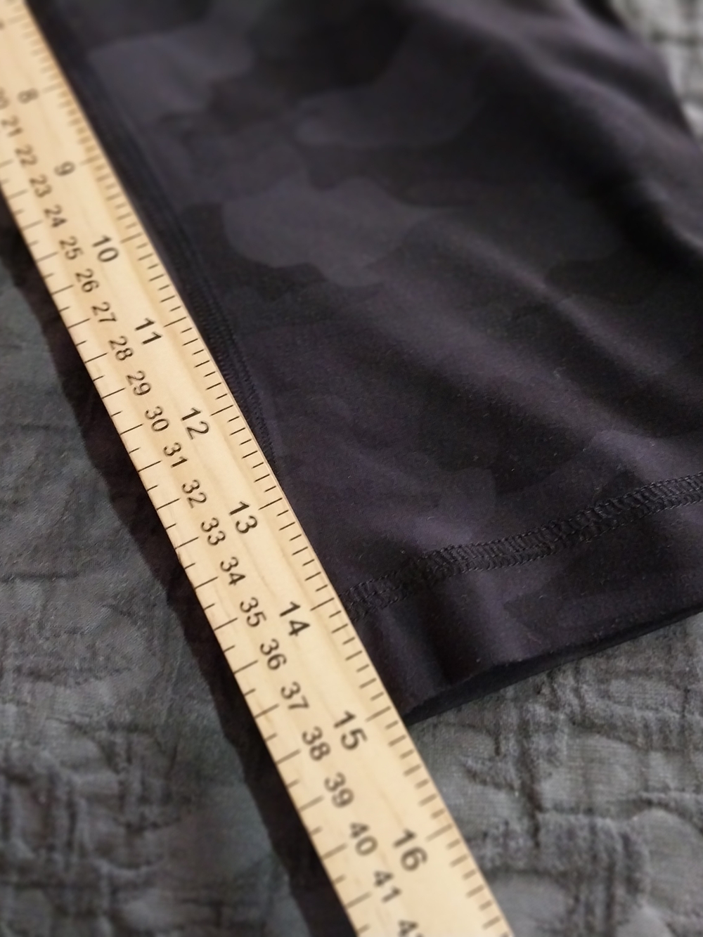 LULULEMON Women's Leggins Black Camo Capri Leggings - Picture 8 of 8